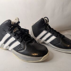 NIB Adidas Commander TD 5 K Kids Size 1 Basketball Shoes